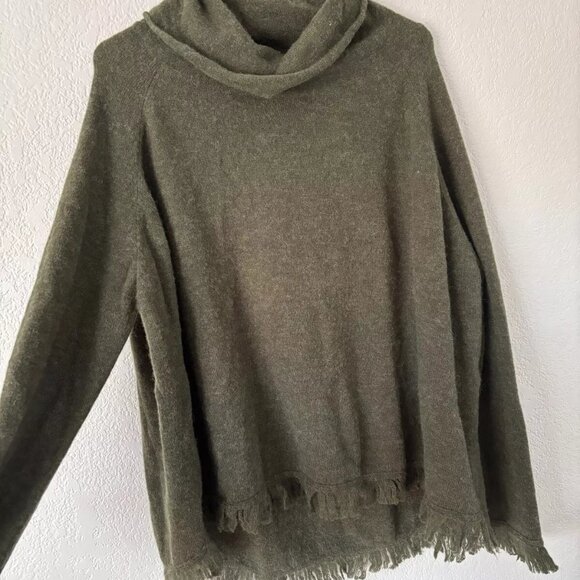 NEW WITH TAGS Size S One-O-One Alpaca Fuzzy Edge Pullover Sweater - Picture 2 of 4